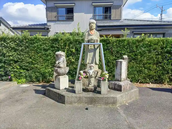 荻原教会(観音堂)の地蔵