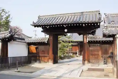 西園寺の山門