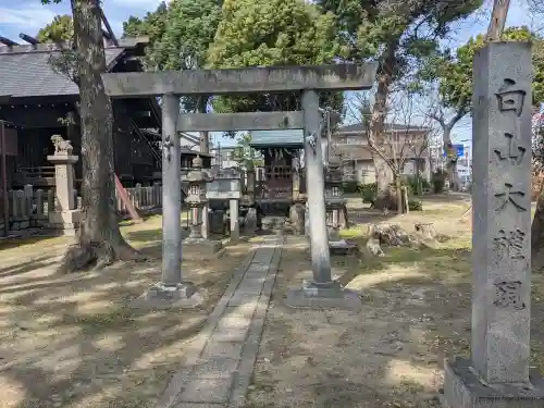 長良八劔社の{uncategorized: "未分類", other: "その他", undefined: "問題あり", building: "その他建物", grave: "お墓", sacred_gate: "鳥居", guardian: "狛犬", statue: "像", buddha: "仏像", history: "歴史", nature: "自然", garden: "庭園", animal: "動物", pagoda: "塔", temizu: "手水舎", mountain_gate: "山門・神門", sanctuary: "本殿・本堂", subordinate: "末社・摂社", art: "芸術", scenery: "景色", jizo: "地蔵", ema: "絵馬", goshuin: "御朱印", omikuji: "おみくじ", items: "授与品その他", amulet: "お守り", goshuincho: "御朱印帳", eats: "食事", festival: "お祭り", votive_dance: "神楽", shichigosan: "七五三参", wedding: "結婚式", experience: "体験その他", initially: "初詣", around: "周辺", anti_infection: "感染症対策"}