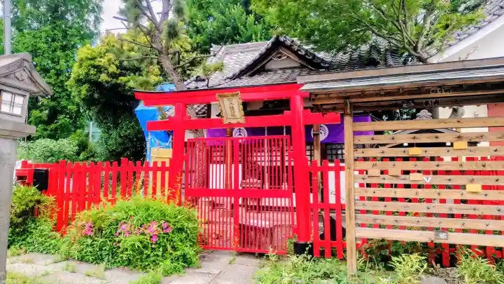 玉姫稲荷神社の{uncategorized: "未分類", other: "その他", undefined: "問題あり", building: "その他建物", grave: "お墓", sacred_gate: "鳥居", guardian: "狛犬", statue: "像", buddha: "仏像", history: "歴史", nature: "自然", garden: "庭園", animal: "動物", pagoda: "塔", temizu: "手水舎", mountain_gate: "山門・神門", sanctuary: "本殿・本堂", subordinate: "末社・摂社", art: "芸術", scenery: "景色", jizo: "地蔵", ema: "絵馬", goshuin: "御朱印", omikuji: "おみくじ", items: "授与品その他", amulet: "お守り", goshuincho: "御朱印帳", eats: "食事", festival: "お祭り", votive_dance: "神楽", shichigosan: "七五三参", wedding: "結婚式", experience: "体験その他", initially: "初詣", around: "周辺", anti_infection: "感染症対策"}