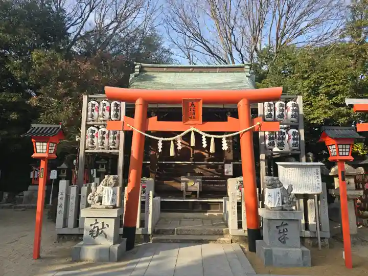 宝塚神社の{uncategorized: "未分類", other: "その他", undefined: "問題あり", building: "その他建物", grave: "お墓", sacred_gate: "鳥居", guardian: "狛犬", statue: "像", buddha: "仏像", history: "歴史", nature: "自然", garden: "庭園", animal: "動物", pagoda: "塔", temizu: "手水舎", mountain_gate: "山門・神門", sanctuary: "本殿・本堂", subordinate: "末社・摂社", art: "芸術", scenery: "景色", jizo: "地蔵", ema: "絵馬", goshuin: "御朱印", omikuji: "おみくじ", items: "授与品その他", amulet: "お守り", goshuincho: "御朱印帳", eats: "食事", festival: "お祭り", votive_dance: "神楽", shichigosan: "七五三参", wedding: "結婚式", experience: "体験その他", initially: "初詣", around: "周辺", anti_infection: "感染症対策"}