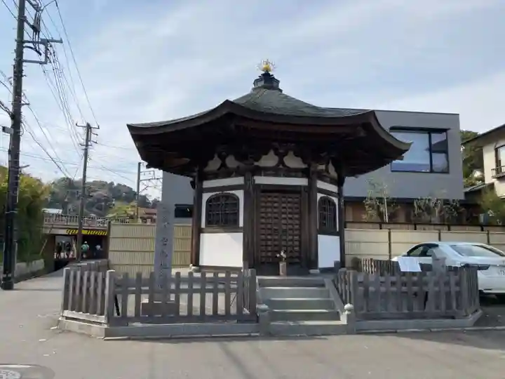 岩船地蔵堂の本殿・本堂