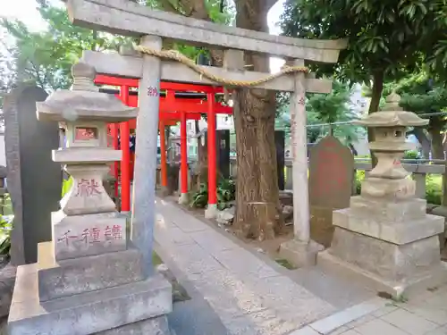 千種稲荷神社の鳥居