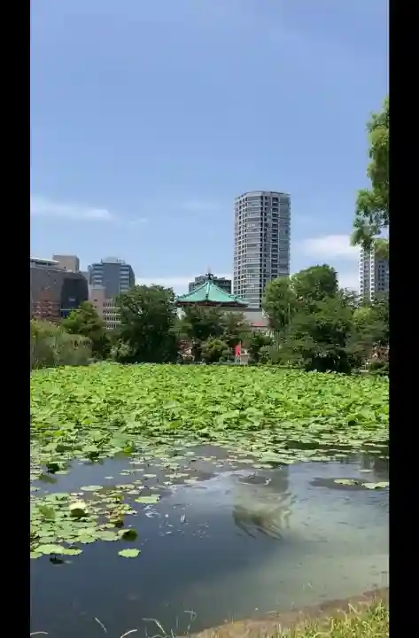 寛永寺不忍池弁天堂の{uncategorized: "未分類", other: "その他", undefined: "問題あり", building: "その他建物", grave: "お墓", sacred_gate: "鳥居", guardian: "狛犬", statue: "像", buddha: "仏像", history: "歴史", nature: "自然", garden: "庭園", animal: "動物", pagoda: "塔", temizu: "手水舎", mountain_gate: "山門・神門", sanctuary: "本殿・本堂", subordinate: "末社・摂社", art: "芸術", scenery: "景色", jizo: "地蔵", ema: "絵馬", goshuin: "御朱印", omikuji: "おみくじ", items: "授与品その他", amulet: "お守り", goshuincho: "御朱印帳", eats: "食事", festival: "お祭り", votive_dance: "神楽", shichigosan: "七五三参", wedding: "結婚式", experience: "体験その他", initially: "初詣", around: "周辺", anti_infection: "感染症対策"}
