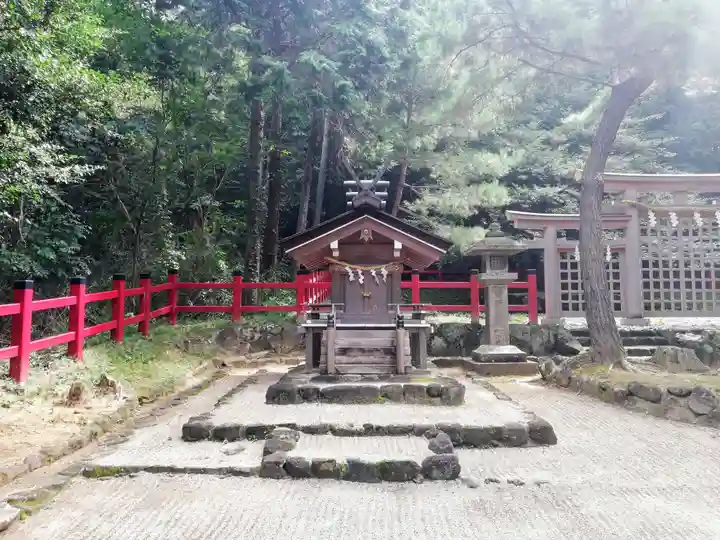 檜原神社(大神神社摂社)の末社・摂社