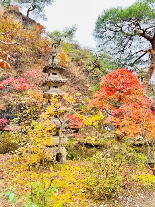 大谷寺の{uncategorized: "未分類", other: "その他", undefined: "問題あり", building: "その他建物", grave: "お墓", sacred_gate: "鳥居", guardian: "狛犬", statue: "像", buddha: "仏像", history: "歴史", nature: "自然", garden: "庭園", animal: "動物", pagoda: "塔", temizu: "手水舎", mountain_gate: "山門・神門", sanctuary: "本殿・本堂", subordinate: "末社・摂社", art: "芸術", scenery: "景色", jizo: "地蔵", ema: "絵馬", goshuin: "御朱印", omikuji: "おみくじ", items: "授与品その他", amulet: "お守り", goshuincho: "御朱印帳", eats: "食事", festival: "お祭り", votive_dance: "神楽", shichigosan: "七五三参", wedding: "結婚式", experience: "体験その他", initially: "初詣", around: "周辺", anti_infection: "感染症対策"}