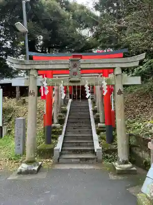 大杉神社 境内社 勝馬神社の{uncategorized: "未分類", other: "その他", undefined: "問題あり", building: "その他建物", grave: "お墓", sacred_gate: "鳥居", guardian: "狛犬", statue: "像", buddha: "仏像", history: "歴史", nature: "自然", garden: "庭園", animal: "動物", pagoda: "塔", temizu: "手水舎", mountain_gate: "山門・神門", sanctuary: "本殿・本堂", subordinate: "末社・摂社", art: "芸術", scenery: "景色", jizo: "地蔵", ema: "絵馬", goshuin: "御朱印", omikuji: "おみくじ", items: "授与品その他", amulet: "お守り", goshuincho: "御朱印帳", eats: "食事", festival: "お祭り", votive_dance: "神楽", shichigosan: "七五三参", wedding: "結婚式", experience: "体験その他", initially: "初詣", around: "周辺", anti_infection: "感染症対策"}