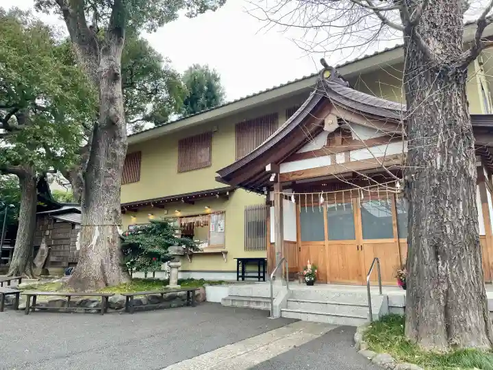 中目黒八幡神社の{uncategorized: "未分類", other: "その他", undefined: "問題あり", building: "その他建物", grave: "お墓", sacred_gate: "鳥居", guardian: "狛犬", statue: "像", buddha: "仏像", history: "歴史", nature: "自然", garden: "庭園", animal: "動物", pagoda: "塔", temizu: "手水舎", mountain_gate: "山門・神門", sanctuary: "本殿・本堂", subordinate: "末社・摂社", art: "芸術", scenery: "景色", jizo: "地蔵", ema: "絵馬", goshuin: "御朱印", omikuji: "おみくじ", items: "授与品その他", amulet: "お守り", goshuincho: "御朱印帳", eats: "食事", festival: "お祭り", votive_dance: "神楽", shichigosan: "七五三参", wedding: "結婚式", experience: "体験その他", initially: "初詣", around: "周辺", anti_infection: "感染症対策"}