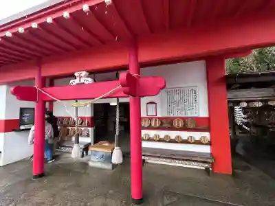 射楯兵主神社の{uncategorized: "未分類", other: "その他", undefined: "問題あり", building: "その他建物", grave: "お墓", sacred_gate: "鳥居", guardian: "狛犬", statue: "像", buddha: "仏像", history: "歴史", nature: "自然", garden: "庭園", animal: "動物", pagoda: "塔", temizu: "手水舎", mountain_gate: "山門・神門", sanctuary: "本殿・本堂", subordinate: "末社・摂社", art: "芸術", scenery: "景色", jizo: "地蔵", ema: "絵馬", goshuin: "御朱印", omikuji: "おみくじ", items: "授与品その他", amulet: "お守り", goshuincho: "御朱印帳", eats: "食事", festival: "お祭り", votive_dance: "神楽", shichigosan: "七五三参", wedding: "結婚式", experience: "体験その他", initially: "初詣", around: "周辺", anti_infection: "感染症対策"}