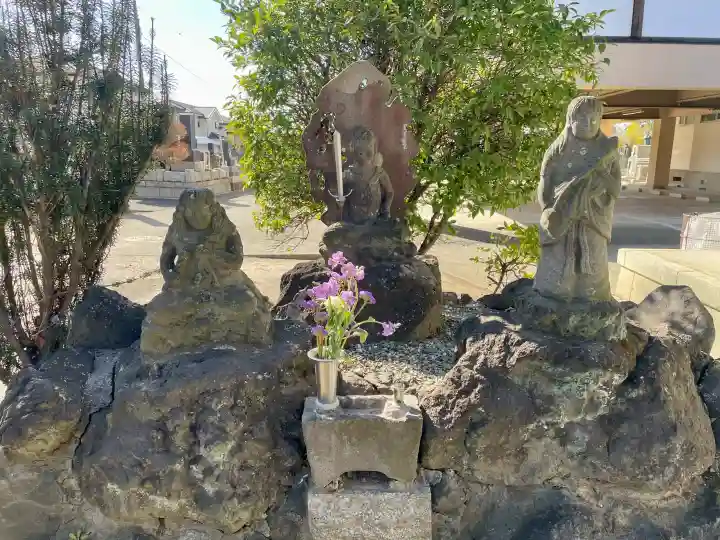 同聚院の{uncategorized: "未分類", other: "その他", undefined: "問題あり", building: "その他建物", grave: "お墓", sacred_gate: "鳥居", guardian: "狛犬", statue: "像", buddha: "仏像", history: "歴史", nature: "自然", garden: "庭園", animal: "動物", pagoda: "塔", temizu: "手水舎", mountain_gate: "山門・神門", sanctuary: "本殿・本堂", subordinate: "末社・摂社", art: "芸術", scenery: "景色", jizo: "地蔵", ema: "絵馬", goshuin: "御朱印", omikuji: "おみくじ", items: "授与品その他", amulet: "お守り", goshuincho: "御朱印帳", eats: "食事", festival: "お祭り", votive_dance: "神楽", shichigosan: "七五三参", wedding: "結婚式", experience: "体験その他", initially: "初詣", around: "周辺", anti_infection: "感染症対策"}