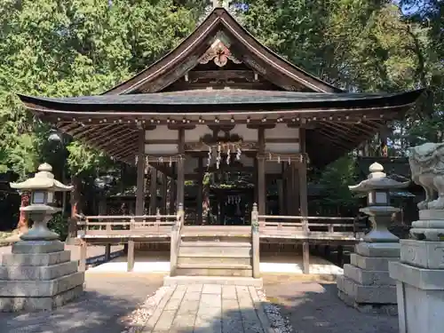 長寸神社の本殿