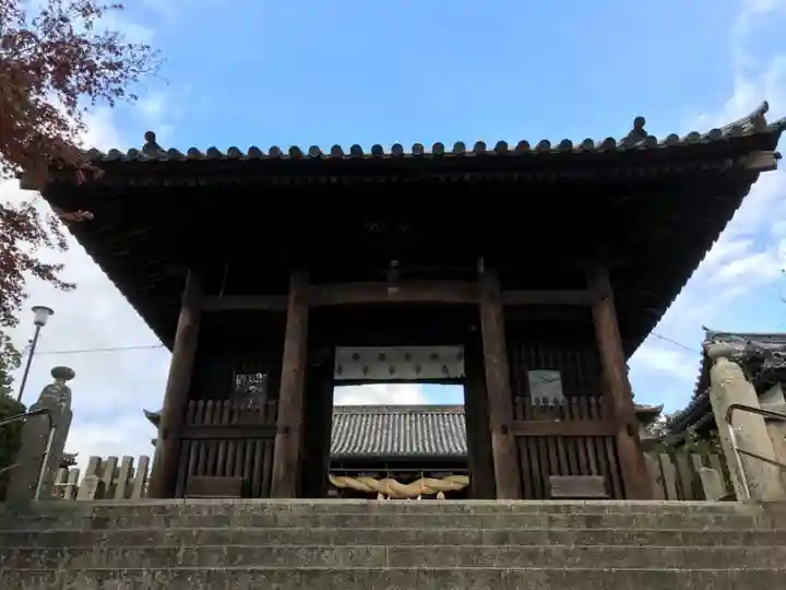 阿智神社の山門・神門