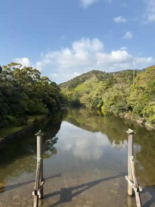 伊勢神宮内宮(皇大神宮)の{uncategorized: "未分類", other: "その他", undefined: "問題あり", building: "その他建物", grave: "お墓", sacred_gate: "鳥居", guardian: "狛犬", statue: "像", buddha: "仏像", history: "歴史", nature: "自然", garden: "庭園", animal: "動物", pagoda: "塔", temizu: "手水舎", mountain_gate: "山門・神門", sanctuary: "本殿・本堂", subordinate: "末社・摂社", art: "芸術", scenery: "景色", jizo: "地蔵", ema: "絵馬", goshuin: "御朱印", omikuji: "おみくじ", items: "授与品その他", amulet: "お守り", goshuincho: "御朱印帳", eats: "食事", festival: "お祭り", votive_dance: "神楽", shichigosan: "七五三参", wedding: "結婚式", experience: "体験その他", initially: "初詣", around: "周辺", anti_infection: "感染症対策"}
