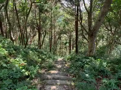 諾冉神社の周辺