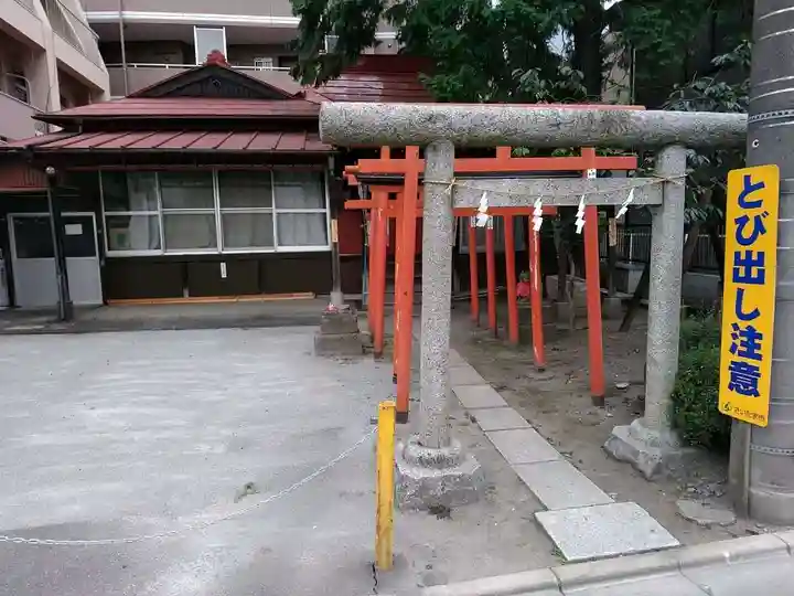 鐘塚稲荷神社の鳥居