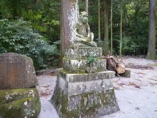 鳴谷神社の狛犬