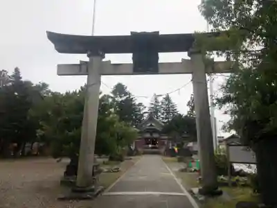 新川神社の鳥居