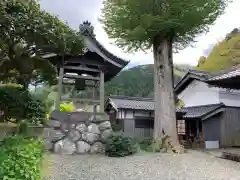 覚成寺の建物その他