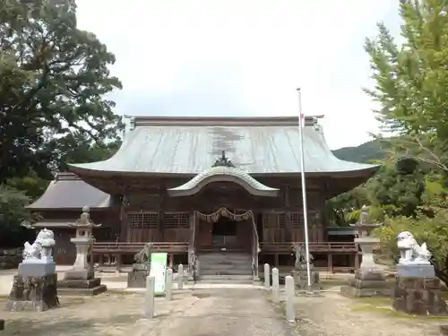 與止日女神社の本殿・本堂