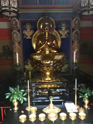 円成寺の本殿・本堂