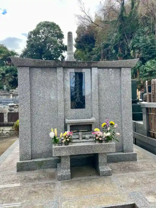 本乗寺の{uncategorized: "未分類", other: "その他", undefined: "問題あり", building: "その他建物", grave: "お墓", sacred_gate: "鳥居", guardian: "狛犬", statue: "像", buddha: "仏像", history: "歴史", nature: "自然", garden: "庭園", animal: "動物", pagoda: "塔", temizu: "手水舎", mountain_gate: "山門・神門", sanctuary: "本殿・本堂", subordinate: "末社・摂社", art: "芸術", scenery: "景色", jizo: "地蔵", ema: "絵馬", goshuin: "御朱印", omikuji: "おみくじ", items: "授与品その他", amulet: "お守り", goshuincho: "御朱印帳", eats: "食事", festival: "お祭り", votive_dance: "神楽", shichigosan: "七五三参", wedding: "結婚式", experience: "体験その他", initially: "初詣", around: "周辺", anti_infection: "感染症対策"}