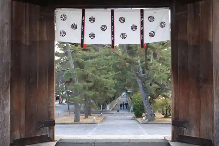 法隆寺の山門・神門