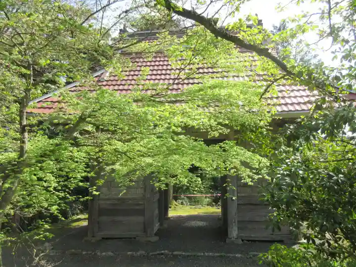 多禰寺の山門・神門