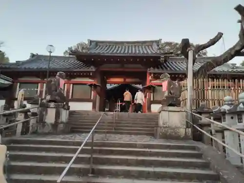 氷室神社の山門