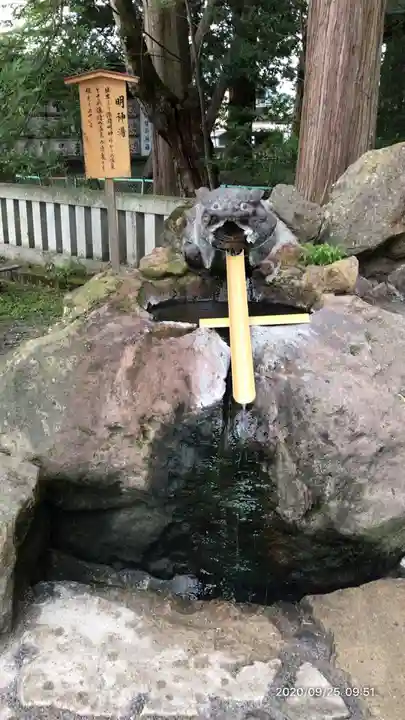 諏訪大社の手水舎