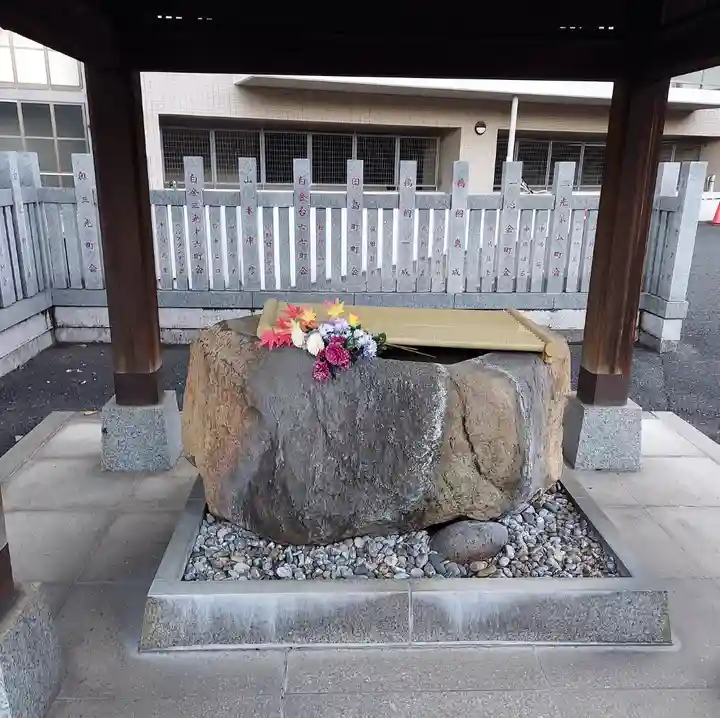 白金氷川神社の手水舎