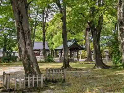 御裳神社の{uncategorized: "未分類", other: "その他", undefined: "問題あり", building: "その他建物", grave: "お墓", sacred_gate: "鳥居", guardian: "狛犬", statue: "像", buddha: "仏像", history: "歴史", nature: "自然", garden: "庭園", animal: "動物", pagoda: "塔", temizu: "手水舎", mountain_gate: "山門・神門", sanctuary: "本殿・本堂", subordinate: "末社・摂社", art: "芸術", scenery: "景色", jizo: "地蔵", ema: "絵馬", goshuin: "御朱印", omikuji: "おみくじ", items: "授与品その他", amulet: "お守り", goshuincho: "御朱印帳", eats: "食事", festival: "お祭り", votive_dance: "神楽", shichigosan: "七五三参", wedding: "結婚式", experience: "体験その他", initially: "初詣", around: "周辺", anti_infection: "感染症対策"}