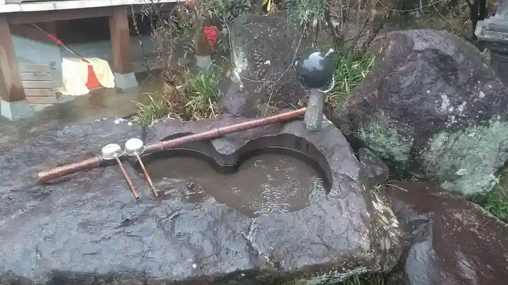 西山妙音大辯財天の手水舎
