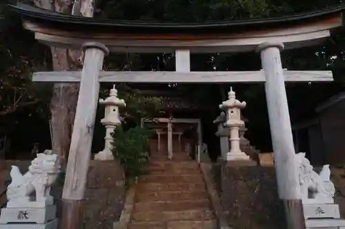 新井崎神社の鳥居