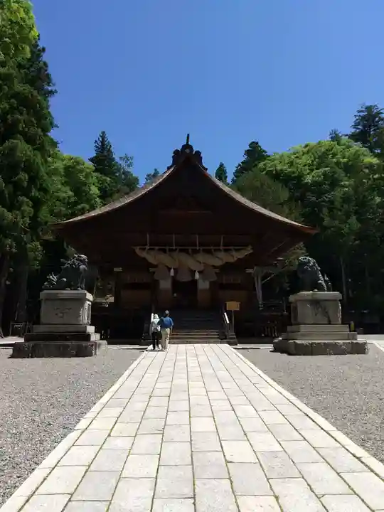 諏訪大社下社秋宮の本殿・本堂