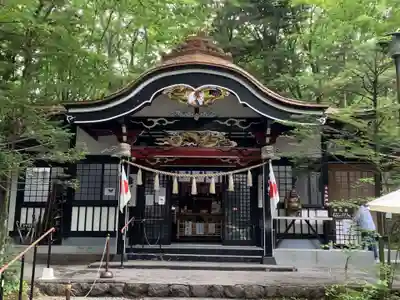 新屋山神社の本殿・本堂