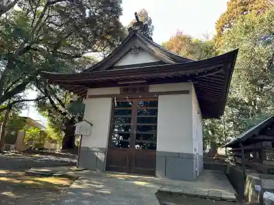 比々多神社の{uncategorized: "未分類", other: "その他", undefined: "問題あり", building: "その他建物", grave: "お墓", sacred_gate: "鳥居", guardian: "狛犬", statue: "像", buddha: "仏像", history: "歴史", nature: "自然", garden: "庭園", animal: "動物", pagoda: "塔", temizu: "手水舎", mountain_gate: "山門・神門", sanctuary: "本殿・本堂", subordinate: "末社・摂社", art: "芸術", scenery: "景色", jizo: "地蔵", ema: "絵馬", goshuin: "御朱印", omikuji: "おみくじ", items: "授与品その他", amulet: "お守り", goshuincho: "御朱印帳", eats: "食事", festival: "お祭り", votive_dance: "神楽", shichigosan: "七五三参", wedding: "結婚式", experience: "体験その他", initially: "初詣", around: "周辺", anti_infection: "感染症対策"}
