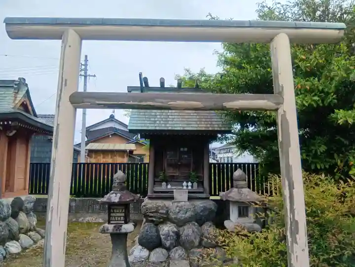 五霊神社の{uncategorized: "未分類", other: "その他", undefined: "問題あり", building: "その他建物", grave: "お墓", sacred_gate: "鳥居", guardian: "狛犬", statue: "像", buddha: "仏像", history: "歴史", nature: "自然", garden: "庭園", animal: "動物", pagoda: "塔", temizu: "手水舎", mountain_gate: "山門・神門", sanctuary: "本殿・本堂", subordinate: "末社・摂社", art: "芸術", scenery: "景色", jizo: "地蔵", ema: "絵馬", goshuin: "御朱印", omikuji: "おみくじ", items: "授与品その他", amulet: "お守り", goshuincho: "御朱印帳", eats: "食事", festival: "お祭り", votive_dance: "神楽", shichigosan: "七五三参", wedding: "結婚式", experience: "体験その他", initially: "初詣", around: "周辺", anti_infection: "感染症対策"}