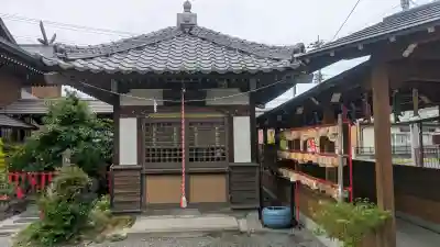 於菊稲荷神社の{uncategorized: "未分類", other: "その他", undefined: "問題あり", building: "その他建物", grave: "お墓", sacred_gate: "鳥居", guardian: "狛犬", statue: "像", buddha: "仏像", history: "歴史", nature: "自然", garden: "庭園", animal: "動物", pagoda: "塔", temizu: "手水舎", mountain_gate: "山門・神門", sanctuary: "本殿・本堂", subordinate: "末社・摂社", art: "芸術", scenery: "景色", jizo: "地蔵", ema: "絵馬", goshuin: "御朱印", omikuji: "おみくじ", items: "授与品その他", amulet: "お守り", goshuincho: "御朱印帳", eats: "食事", festival: "お祭り", votive_dance: "神楽", shichigosan: "七五三参", wedding: "結婚式", experience: "体験その他", initially: "初詣", around: "周辺", anti_infection: "感染症対策"}
