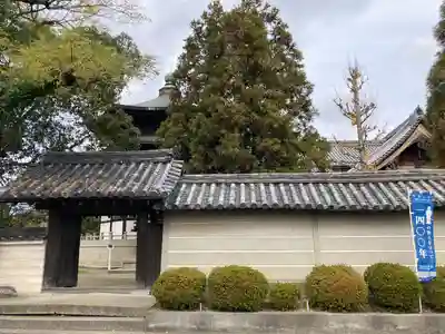 斑鳩寺の山門・神門