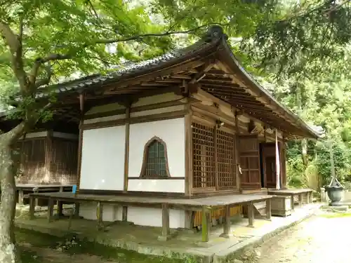長岳寺の本殿・本堂