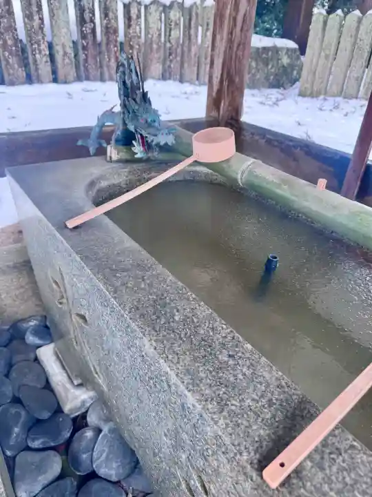 倭文神社の{uncategorized: "未分類", other: "その他", undefined: "問題あり", building: "その他建物", grave: "お墓", sacred_gate: "鳥居", guardian: "狛犬", statue: "像", buddha: "仏像", history: "歴史", nature: "自然", garden: "庭園", animal: "動物", pagoda: "塔", temizu: "手水舎", mountain_gate: "山門・神門", sanctuary: "本殿・本堂", subordinate: "末社・摂社", art: "芸術", scenery: "景色", jizo: "地蔵", ema: "絵馬", goshuin: "御朱印", omikuji: "おみくじ", items: "授与品その他", amulet: "お守り", goshuincho: "御朱印帳", eats: "食事", festival: "お祭り", votive_dance: "神楽", shichigosan: "七五三参", wedding: "結婚式", experience: "体験その他", initially: "初詣", around: "周辺", anti_infection: "感染症対策"}