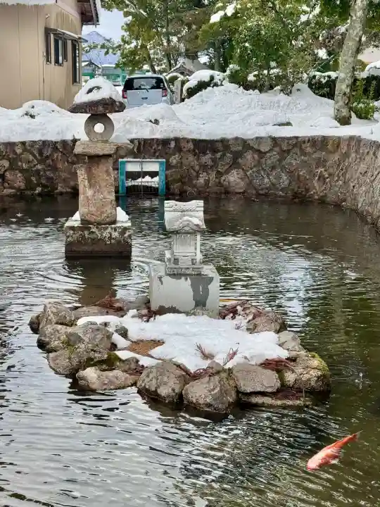大宮賣神社の{uncategorized: "未分類", other: "その他", undefined: "問題あり", building: "その他建物", grave: "お墓", sacred_gate: "鳥居", guardian: "狛犬", statue: "像", buddha: "仏像", history: "歴史", nature: "自然", garden: "庭園", animal: "動物", pagoda: "塔", temizu: "手水舎", mountain_gate: "山門・神門", sanctuary: "本殿・本堂", subordinate: "末社・摂社", art: "芸術", scenery: "景色", jizo: "地蔵", ema: "絵馬", goshuin: "御朱印", omikuji: "おみくじ", items: "授与品その他", amulet: "お守り", goshuincho: "御朱印帳", eats: "食事", festival: "お祭り", votive_dance: "神楽", shichigosan: "七五三参", wedding: "結婚式", experience: "体験その他", initially: "初詣", around: "周辺", anti_infection: "感染症対策"}