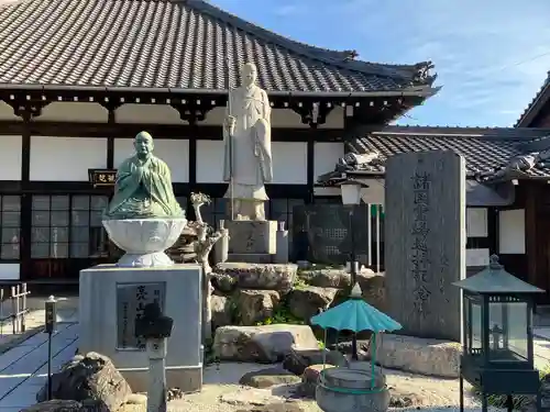 妙楽寺の像