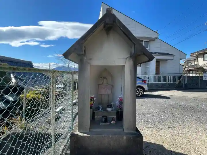 願成寺観音堂の{uncategorized: "未分類", other: "その他", undefined: "問題あり", building: "その他建物", grave: "お墓", sacred_gate: "鳥居", guardian: "狛犬", statue: "像", buddha: "仏像", history: "歴史", nature: "自然", garden: "庭園", animal: "動物", pagoda: "塔", temizu: "手水舎", mountain_gate: "山門・神門", sanctuary: "本殿・本堂", subordinate: "末社・摂社", art: "芸術", scenery: "景色", jizo: "地蔵", ema: "絵馬", goshuin: "御朱印", omikuji: "おみくじ", items: "授与品その他", amulet: "お守り", goshuincho: "御朱印帳", eats: "食事", festival: "お祭り", votive_dance: "神楽", shichigosan: "七五三参", wedding: "結婚式", experience: "体験その他", initially: "初詣", around: "周辺", anti_infection: "感染症対策"}