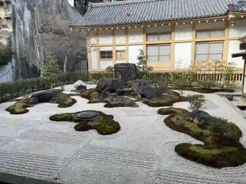 瑞巌寺の{uncategorized: "未分類", other: "その他", undefined: "問題あり", building: "その他建物", grave: "お墓", sacred_gate: "鳥居", guardian: "狛犬", statue: "像", buddha: "仏像", history: "歴史", nature: "自然", garden: "庭園", animal: "動物", pagoda: "塔", temizu: "手水舎", mountain_gate: "山門・神門", sanctuary: "本殿・本堂", subordinate: "末社・摂社", art: "芸術", scenery: "景色", jizo: "地蔵", ema: "絵馬", goshuin: "御朱印", omikuji: "おみくじ", items: "授与品その他", amulet: "お守り", goshuincho: "御朱印帳", eats: "食事", festival: "お祭り", votive_dance: "神楽", shichigosan: "七五三参", wedding: "結婚式", experience: "体験その他", initially: "初詣", around: "周辺", anti_infection: "感染症対策"}