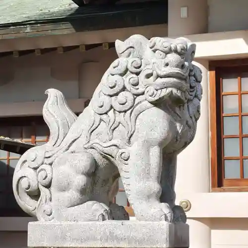 尾陽神社の狛犬