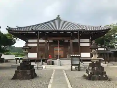 伊舎那院の本殿・本堂