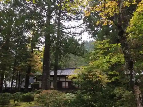 雄山神社中宮祈願殿の建物その他