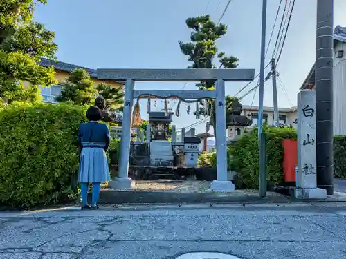 白山社の鳥居