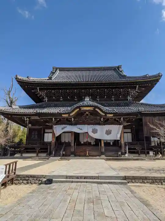 本山専修寺の本殿・本堂